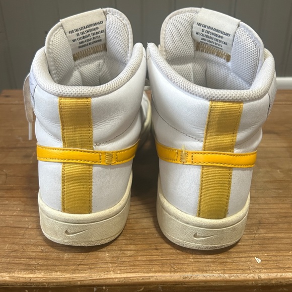 Nike Swoosh 50th anniversary women’s sneakers size 7.5 - Picture 5 of 11